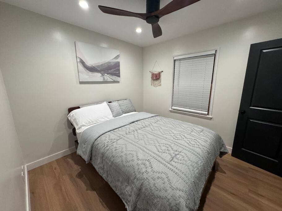 Mid-Century Gem In Long Beach Ngoại thất bức ảnh